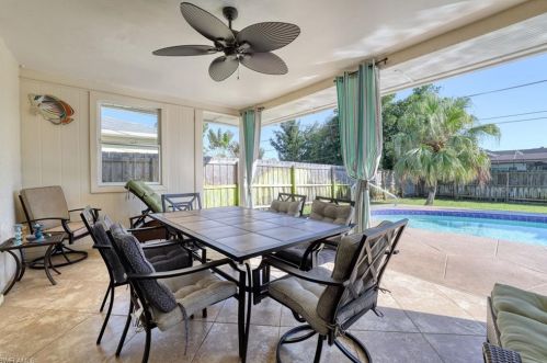 726 97 Ave, Naples FL 34108-2283 exterior