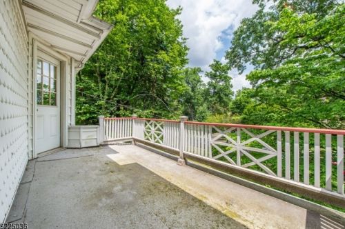 89 Chestnut St, Nutley NJ 07110-2432 exterior