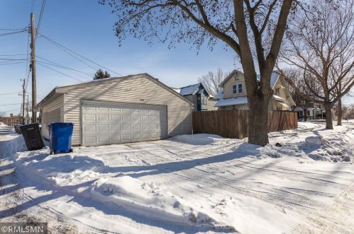 1001 3 St, Saint Paul MN 55112-7300 exterior