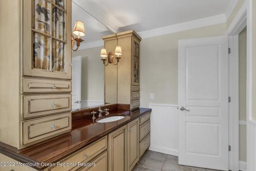 4 Tuxedo Rd, Locust NJ 07760-1825 exterior