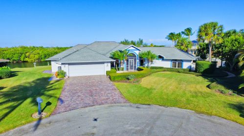 133 Queen Christina Ct, Fort Pierce, FL 34949-8364