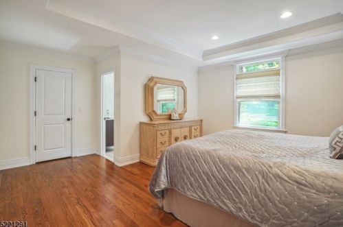 61 Webster Dr, Berkeley Heights NJ 07922-2028 exterior