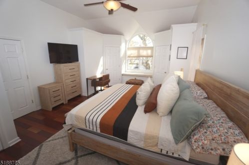 61 Coldevin Rd, Clark NJ  07066-1206 exterior