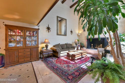 720 Roller Coaster Rd, Tucson AZ 85704-2628 exterior