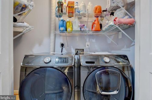 3405 Governors Crest Ct, Alexandria VA  22310-2337 exterior