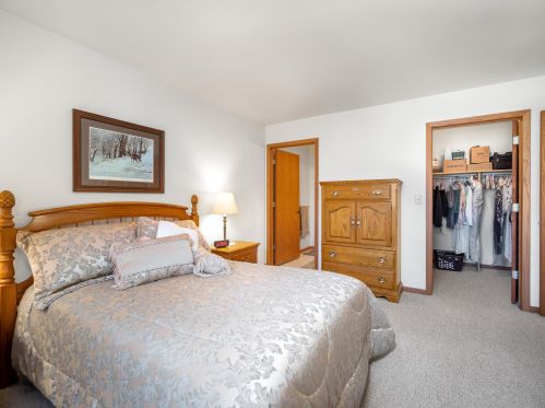 2416 Paul Rd, Manitowoc WI 54220-1183 exterior