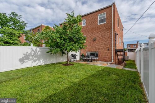 1015 Hamilton St, Washington DC  20011-6427 exterior