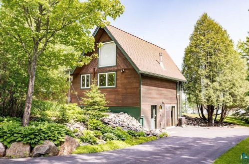 9203 Congdon Blvd, Duluth MN 55804-2737 exterior