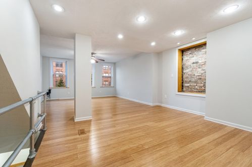 381 Fisk St, Pittsburgh PA 15201-1750 exterior