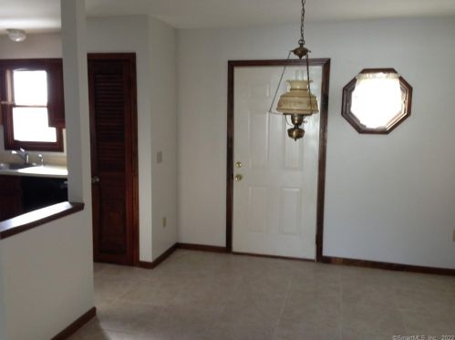 14 Walter Rd, Seymour, CT 06483-3824