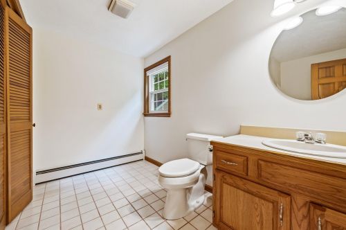 3 Arrowhead Dr, Concord NH  03304-5013 exterior