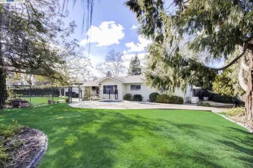 4299 Cherrywood Ct, Concord CA exterior