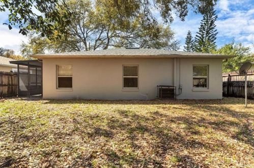 8718 Fish Lk Rd, Tampa FL 33619-4967 exterior