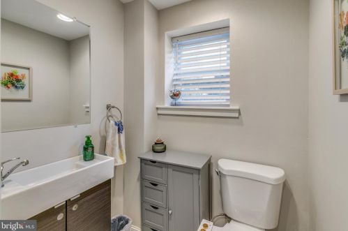 1223 Ellsworth St, Philadelphia PA 19146-2812 exterior