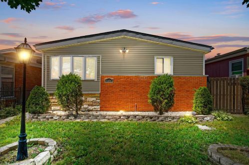 9322 Parnell Ave, Chicago IL  60620-2335 exterior