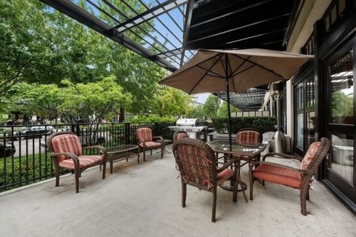 1070 15th St, Chicago IL  60608-1869 exterior