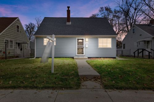 5344 46th St, Milwaukee, WI 53220-5006