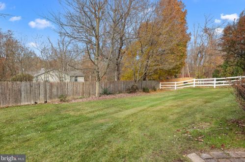 2819 Lee Dr, Jamison PA 18929-1047 exterior