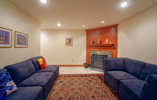 4501 121, Milwaukee WI 53228-2490 exterior