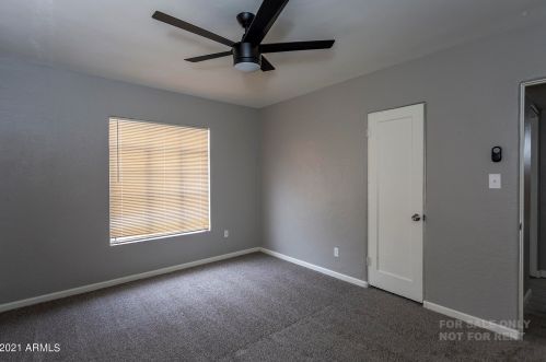 2611 Augusta Ave, Phoenix AZ 85021-7084 exterior