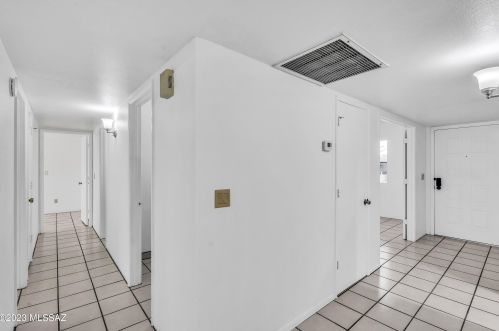 7860 Baker St, Tucson AZ  85710-2360 exterior