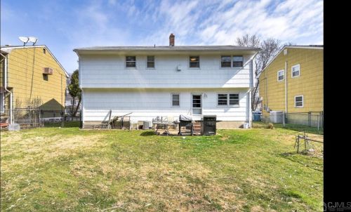 226 Prospect Ave, Green Brook NJ  08812-1418 exterior