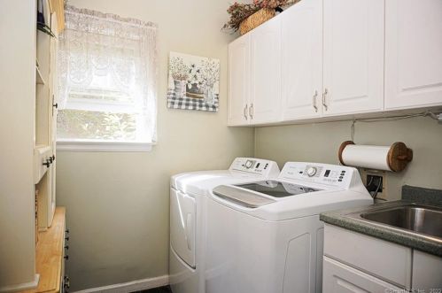 109 Babbling Brk Rd, Torrington CT 06790-2166 exterior