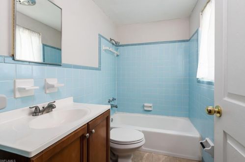 702 105 Ave, Naples FL 34108-1838 exterior