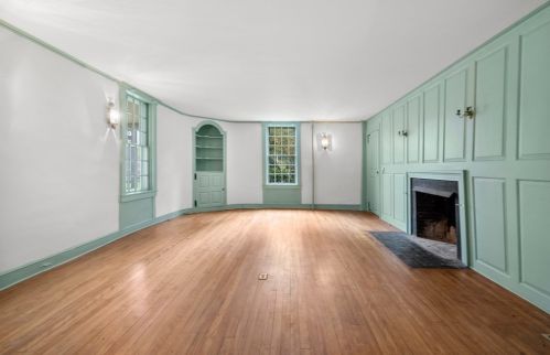 2 Brookshire Rd, Worcester MA 01609-1251 exterior