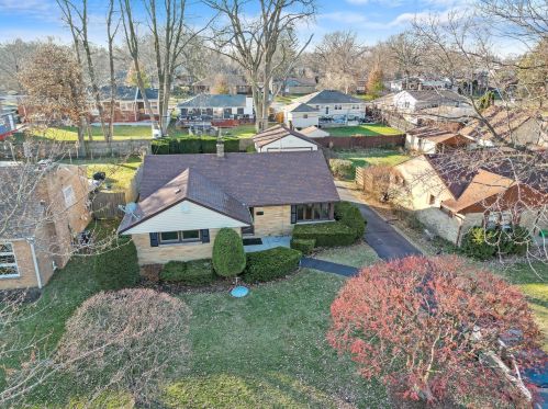 500 Berwick Blvd, Waukegan IL 60085-3410 exterior