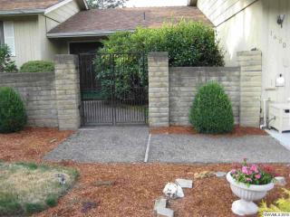 1680 Madrona Ave, Salem OR  97302-2638 exterior