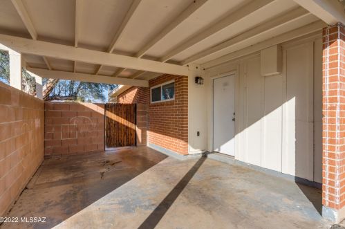 8217 Beverly St, Tucson AZ 85710-5931 exterior