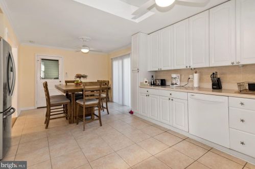 11837 Enid Dr, Rockville MD 20854-3454 exterior