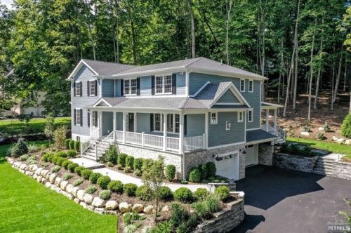 239 Saddle River Rd, Upper Saddle River, NJ 07458-2634