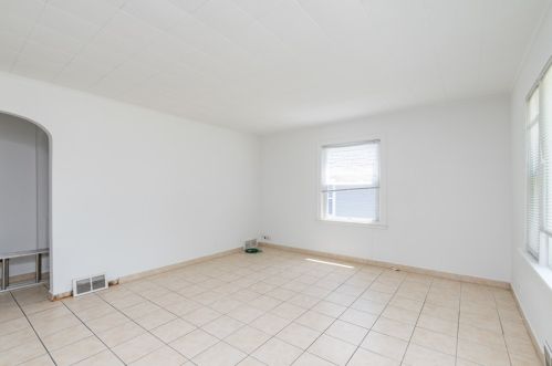 813 Leith Ave, Waukegan IL 60085-2545 exterior