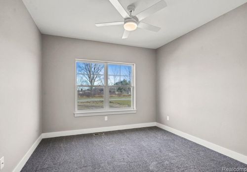 10478 Pne Vly Dr, Grand Blanc MI 48439-2677 exterior