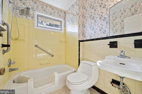 2303 Bridgewater Rd, Chester PA 19014-2957 exterior