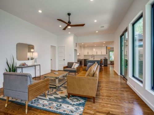 570 Hambrick Rd, Dallas TX  75218-1745 exterior