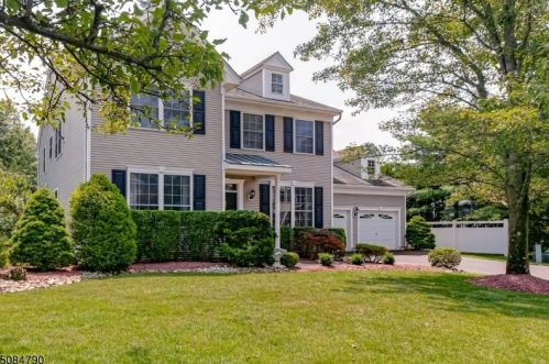 33 Blue Ridge Cir, Scotch Plains, NJ 07076-3301