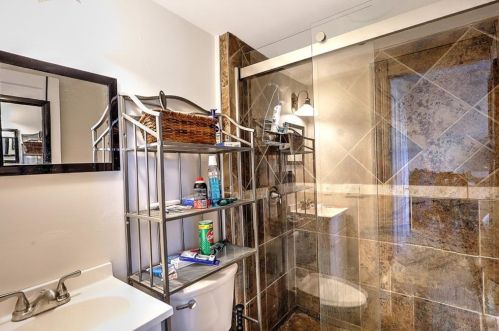 1291 Narragansett Blvd, Providence RI  02905-3825 exterior