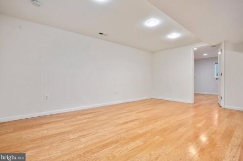 1611 Noyes Dr, Silver Spring MD 20910-2224 exterior