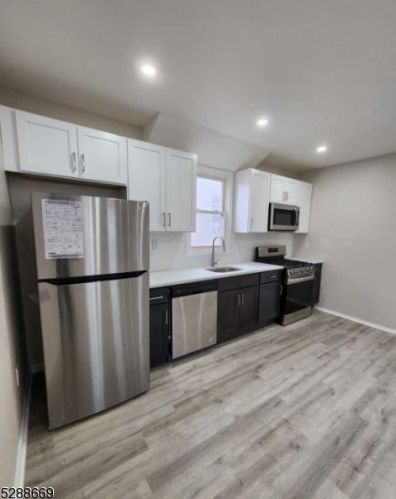 55 3rd St, Newark NJ 07107-3161 exterior