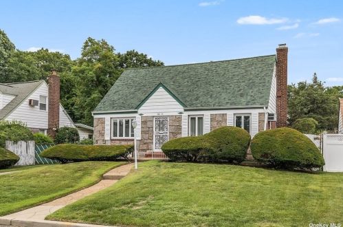 56 Birchwood Dr, Valley Stream, NY 11580-1908