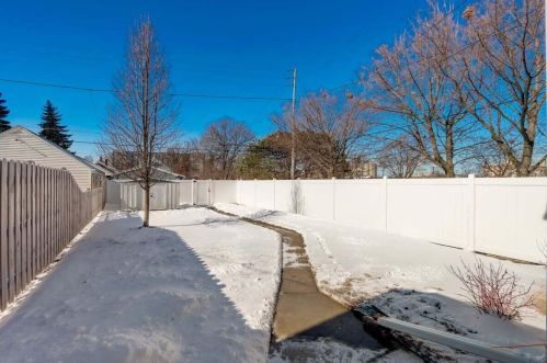 2119 Mound St, Milwaukee WI  53207-1331 exterior