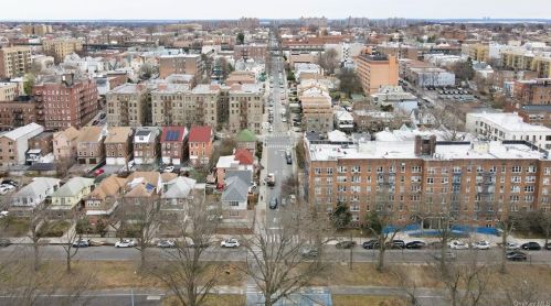 601 226 St, Bronx NY 10466-3932 exterior