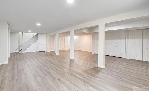 53 Fairmount Ave, Edison NJ  08820-2032 exterior