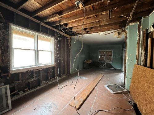 2728 76th St, Chicago IL  60649-4314 exterior