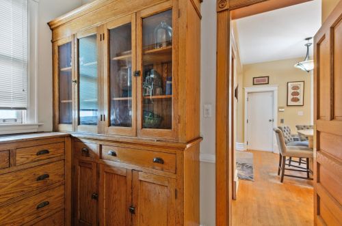 650 Barry Ave, Chicago IL 60634-4912 exterior