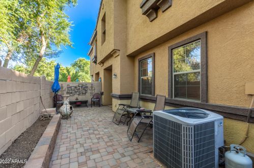 2852 Dunbar Dr, Phoenix AZ  85042-6074 exterior