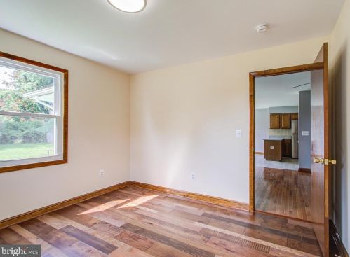 215 Highland Ave, Rockville MD  20850-4136 exterior